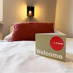 Hotel 1, 2, Sleep Messe *
