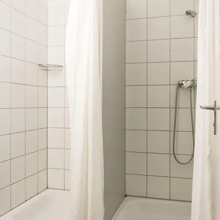 1, 2, Sleep Messe Hotel *