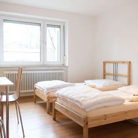 1, 2, Sleep Messe Hotel