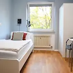 Hotel 1, 2, Sleep Messe