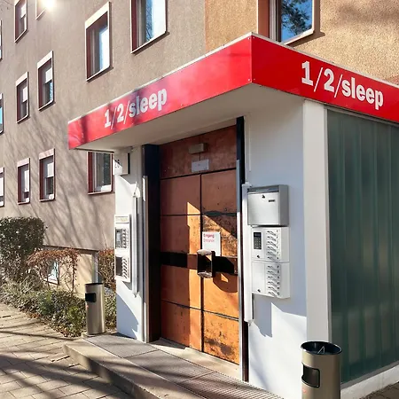 Отель 1, 2, Sleep Messe