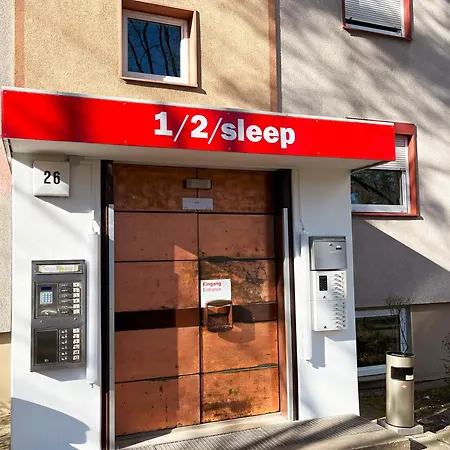 A1 Hotel *