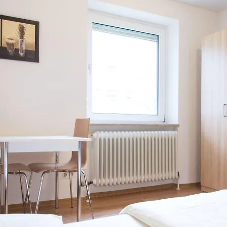 1, 2, Sleep Messe Hotel *