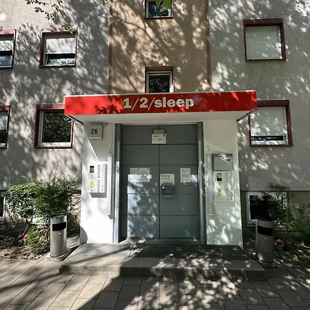 1, 2, Sleep Messe Hotel